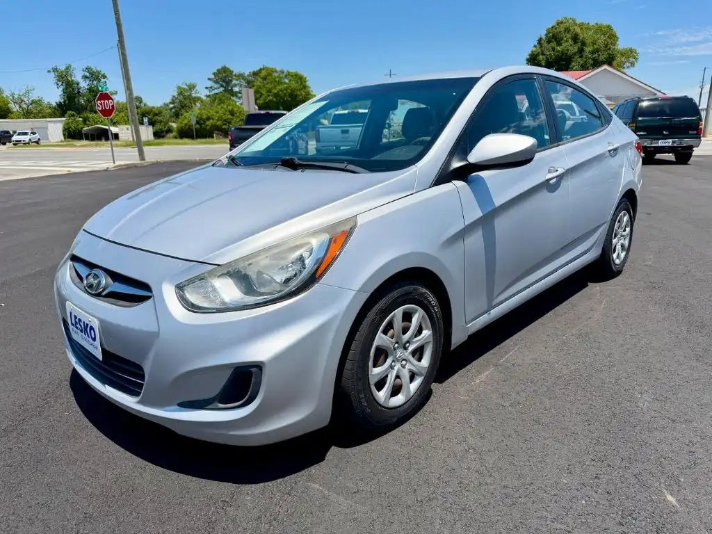 2013 Hyundai Accent GLS 4-Door 6-Speed Automatic's photo