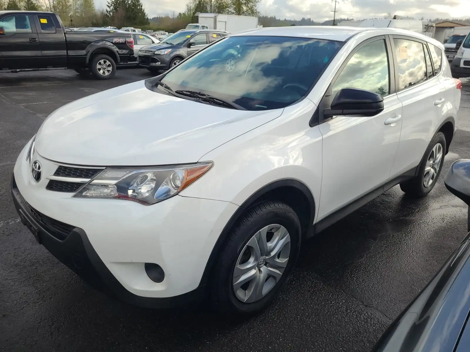 2015 Toyota RAV4 LE AWD's photo