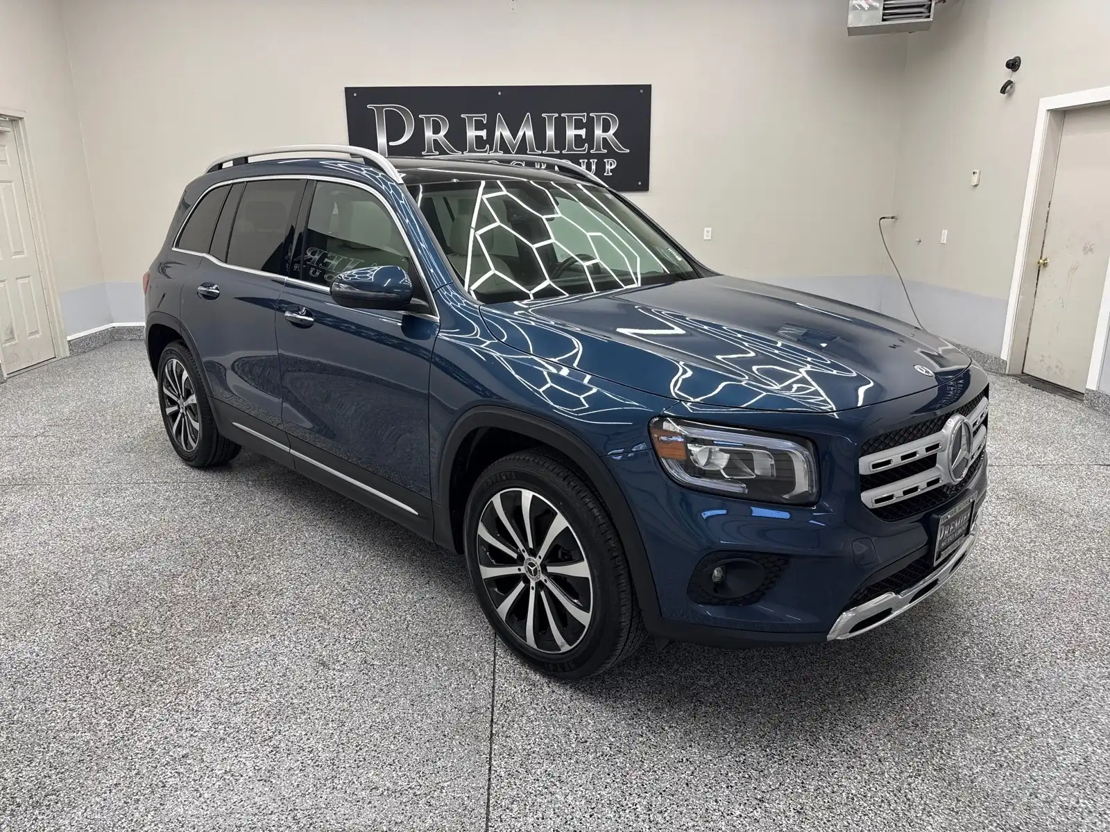 2023 Mercedes-Benz GLB GLB250's photo