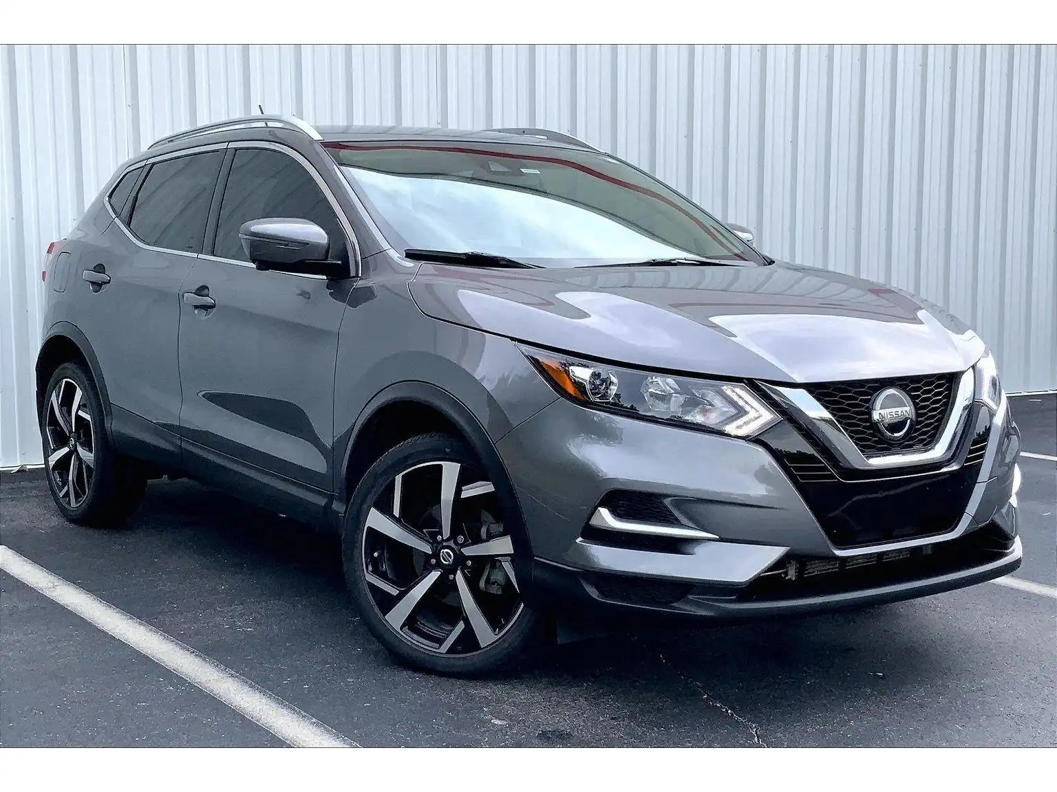2022 Nissan Rogue Sport SL AWD's photo