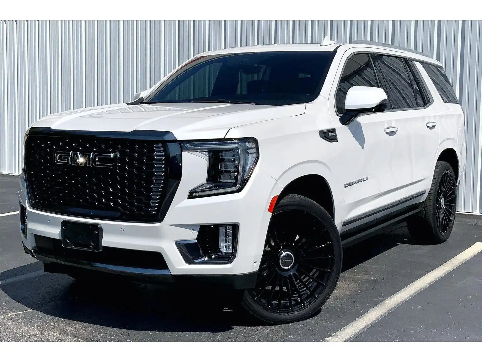 2023 GMC Yukon Denali Ultimate's photo