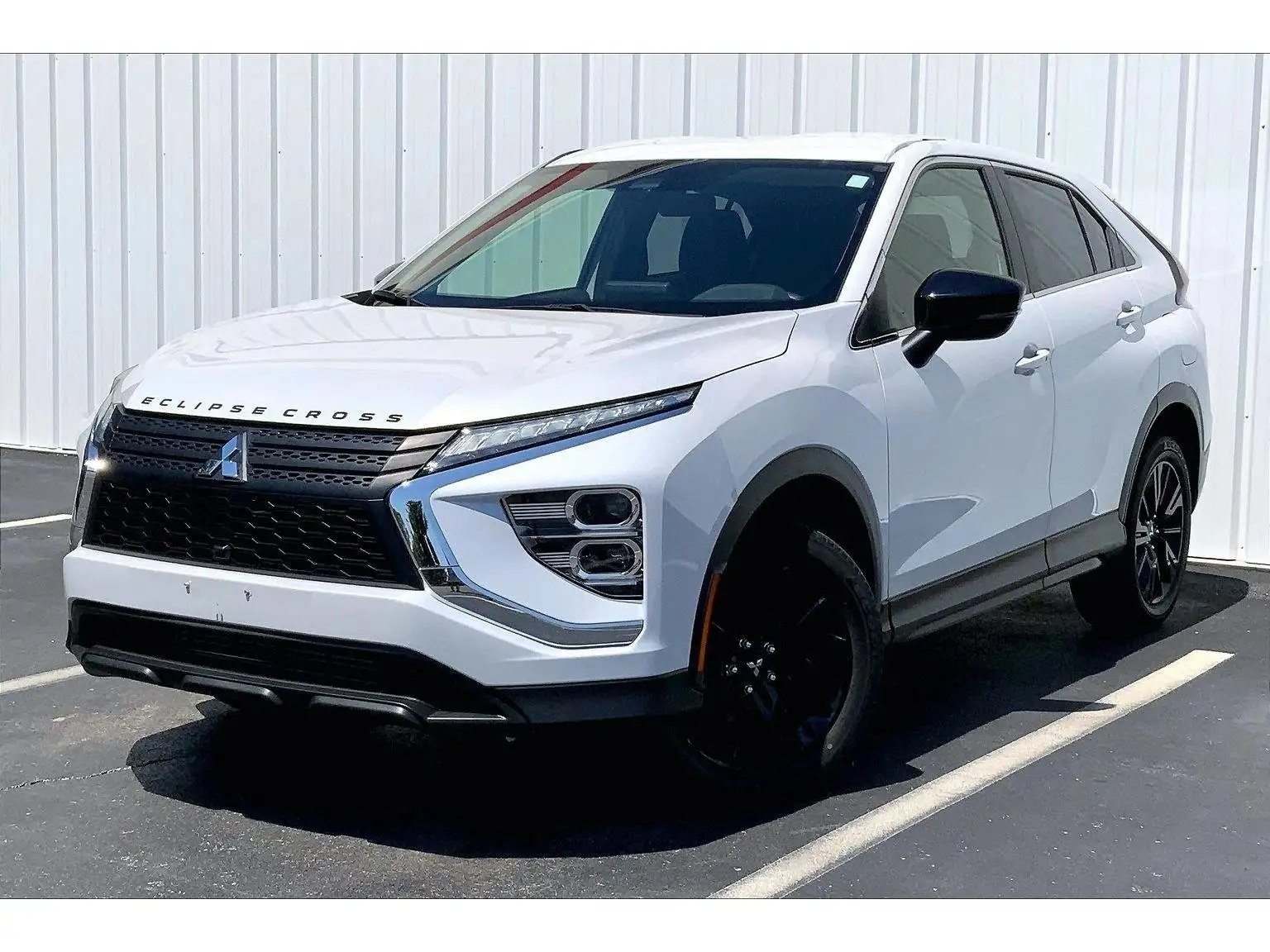 2024 Mitsubishi Eclipse Cross LE S-AWC's photo