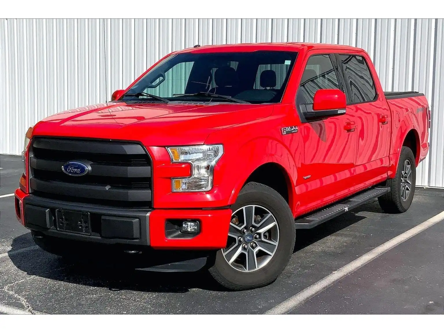 2015 Ford F-150 Lariat 4WD SuperCrew 145 in's photo