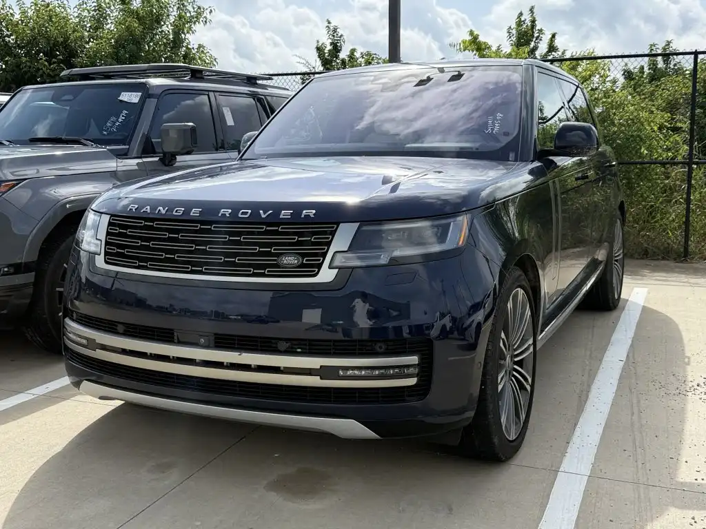 2023 Land Rover Range Rover 3.0 SE LWB 7's photo