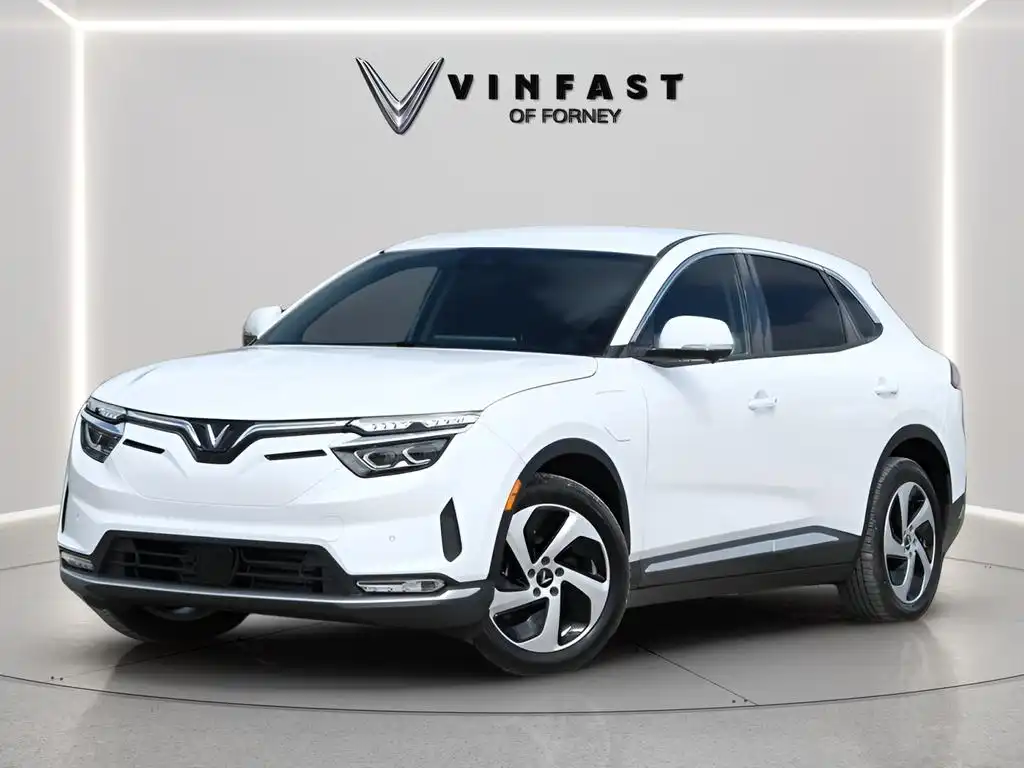 2025 VinFast VF 8 VF 8 Eco Standard Range's photo