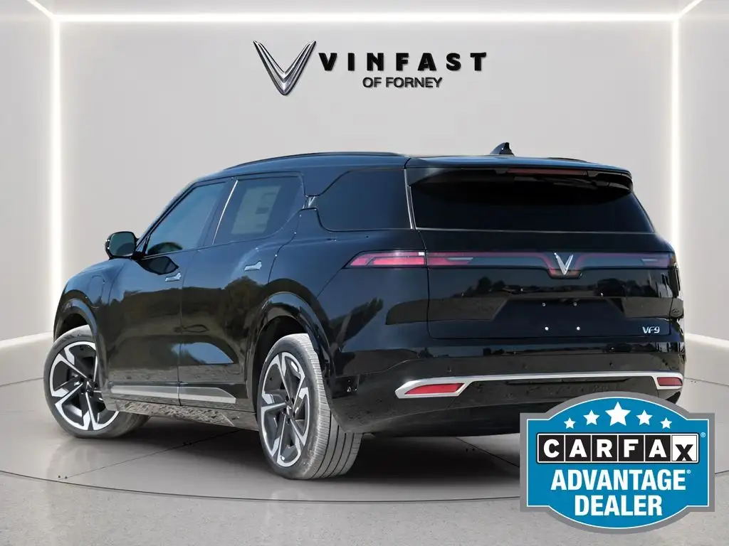 2024 VinFast VF 9 Plus's photo