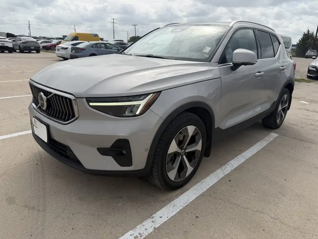 2023 Volvo XC40 B5 Plus Bright AWD's photo