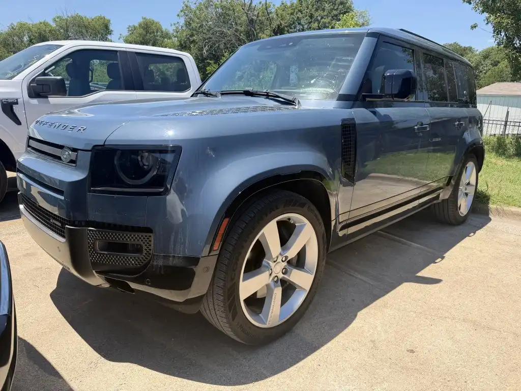 2022 Land Rover Defender X-Dynamic HSE's photo