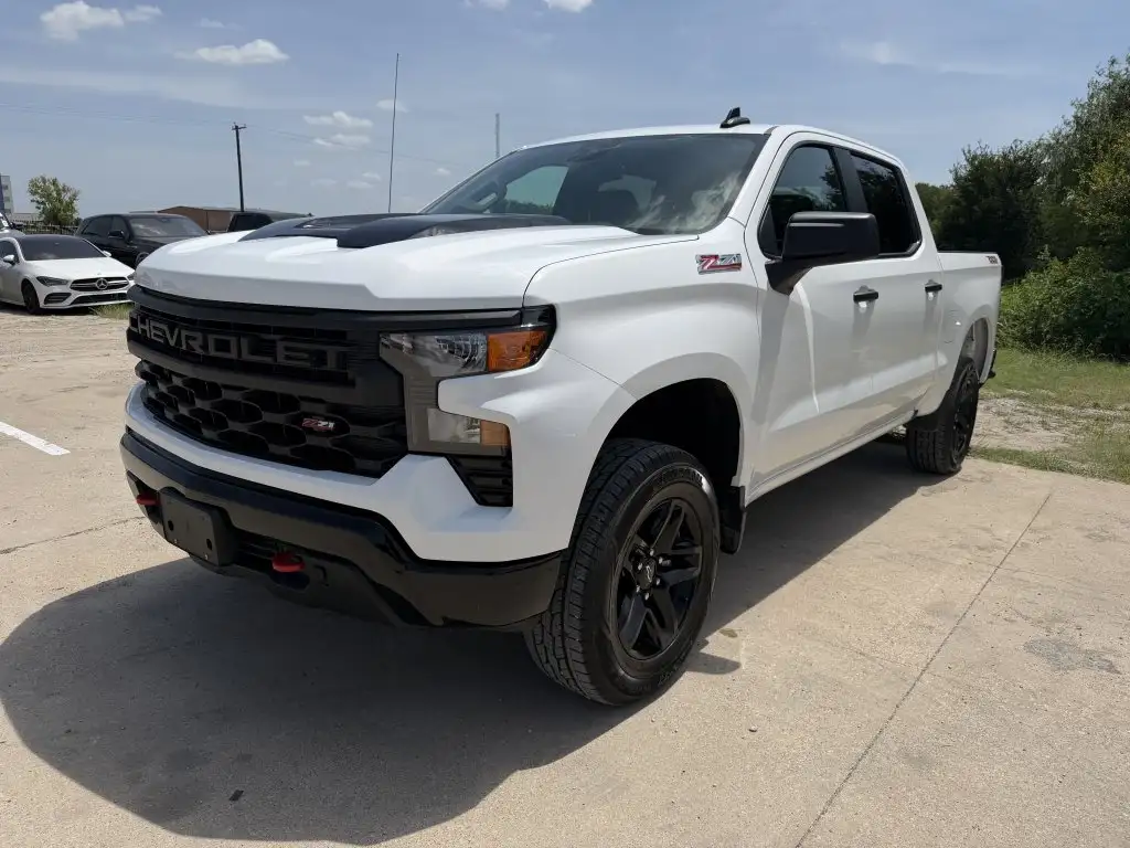 2025 Chevrolet Silverado 1500 Custom Trail Boss 4X4 Crew Cab Short Box's photo