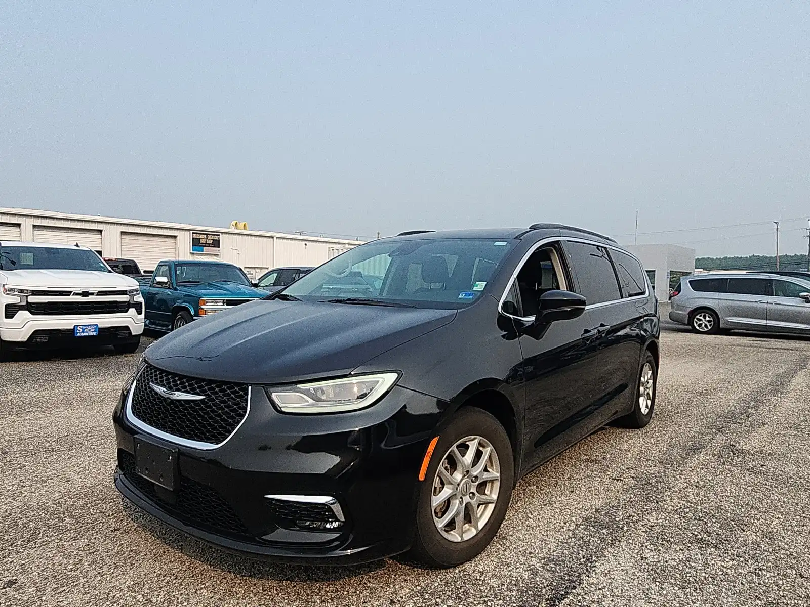 2022 Chrysler Pacifica Touring L's photo