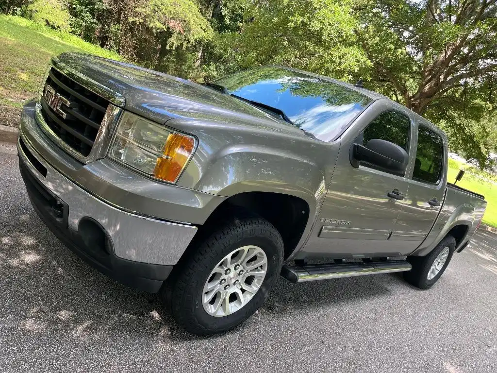 2009 GMC Sierra 4WD Crew Cab SLE SWB's photo