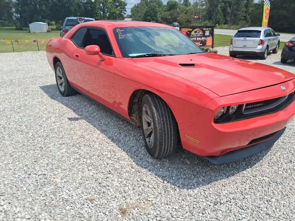 2010 Dodge Challenger SE's photo