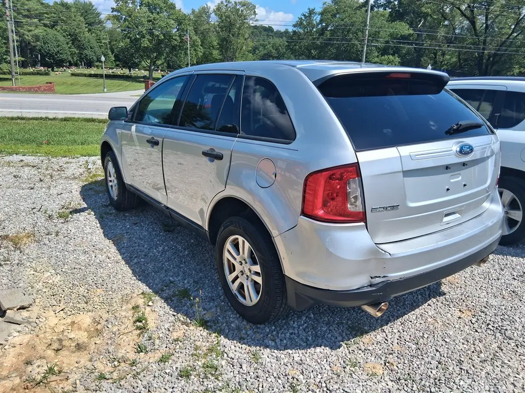 2012 Ford Edge SE photo 4