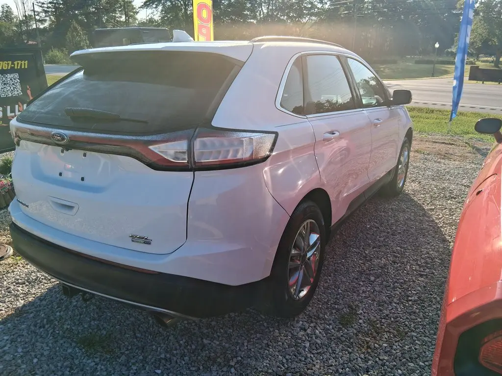 2017 Ford Edge SEL AWD photo 3