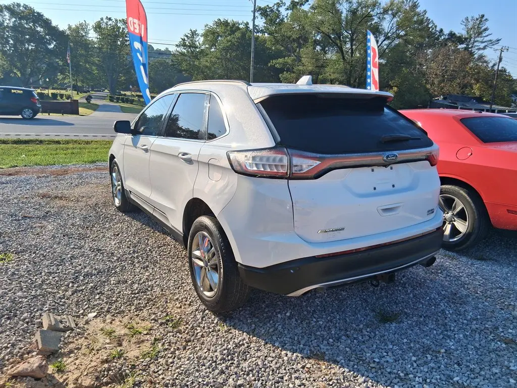 2017 Ford Edge SEL AWD photo 4