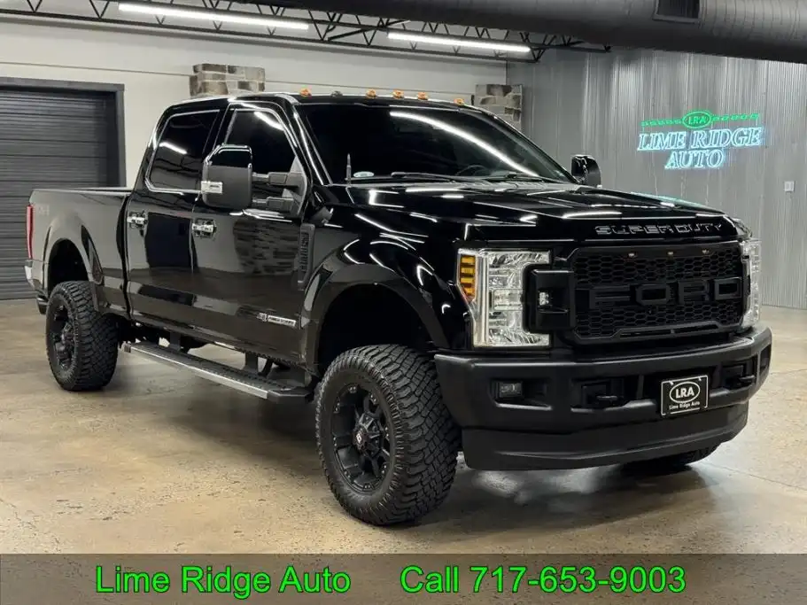 2018 Ford F-250 Lariat 4x4 Crew Cab 6-3/4' Box's photo