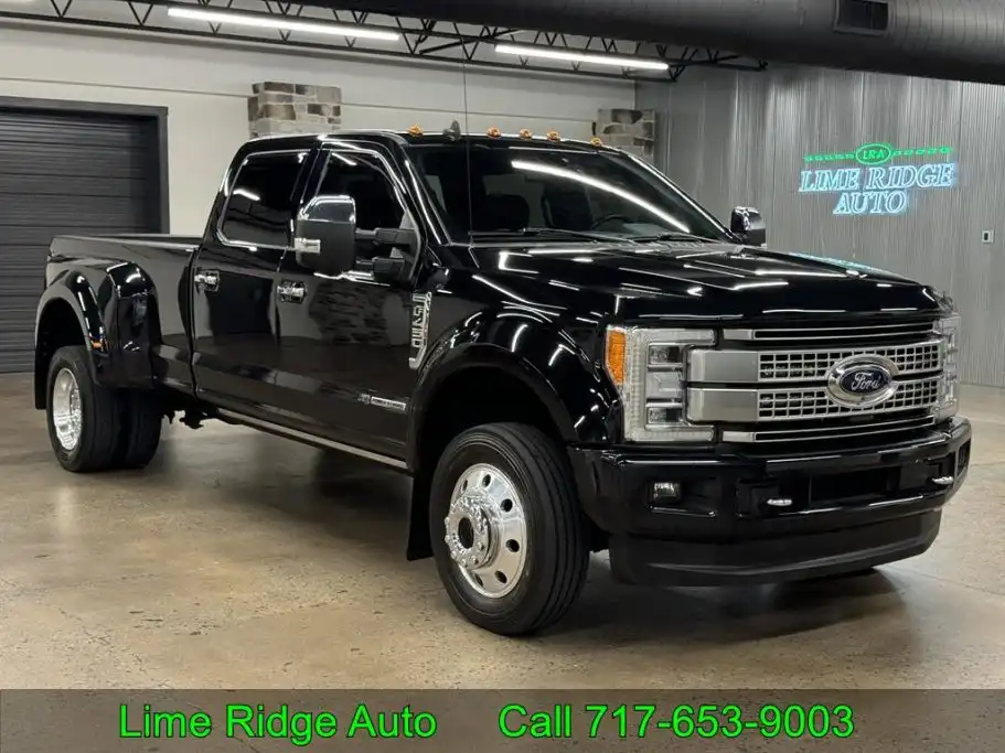 2019 Ford F-450 Platinum 4WD Crew Cab DRW 8' Box's photo