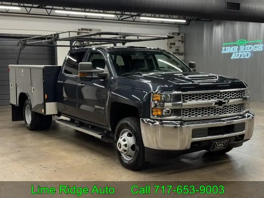 2019 Chevrolet Silverado HD WT 4WD Crew Cab 171.5" WB's photo
