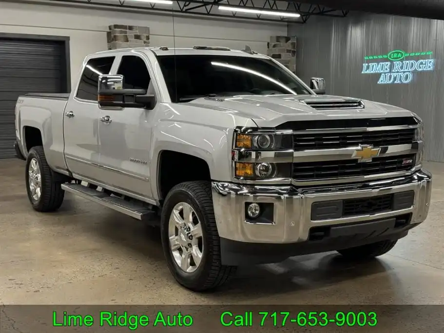 2017 Chevrolet Silverado HD LTZ 4WD Crew Cab Standard Box's photo