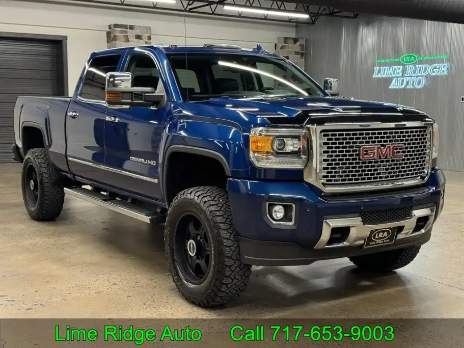 2016 GMC Sierra Denali 4WD Crew Cab Standard Box's photo