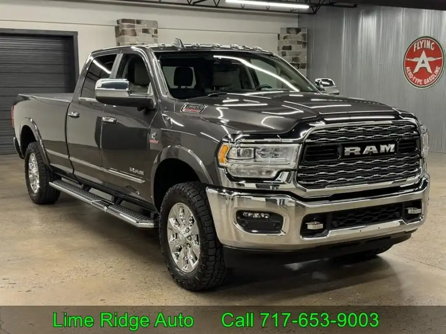 2022 RAM 3500 Limited 4X4 Crew Cab LWB's photo