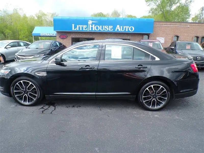 2018 Ford Taurus SEL AWD's photo