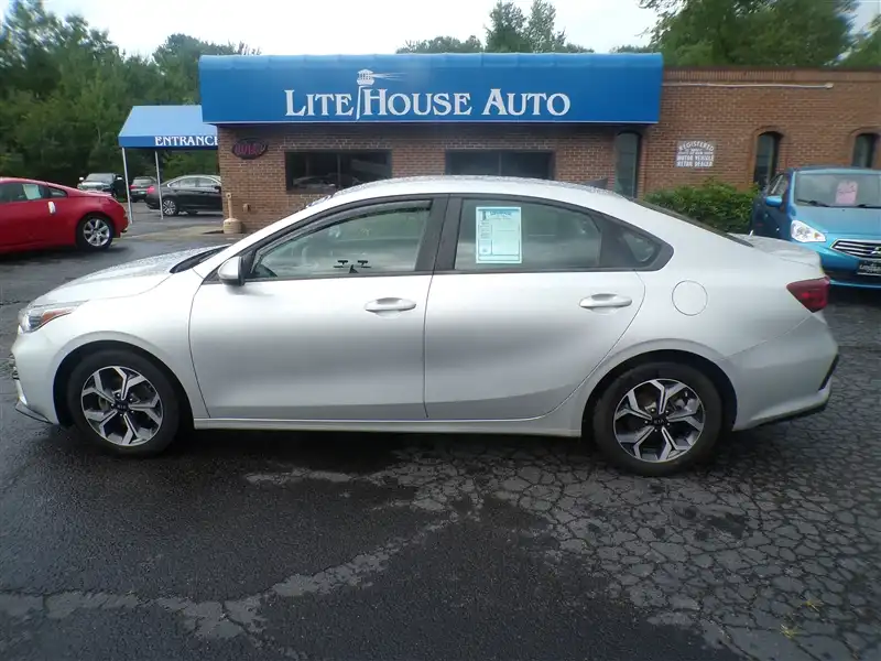 2021 Kia Forte LXS AT's photo