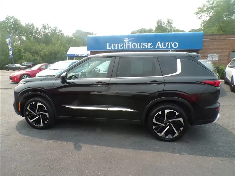 2022 Mitsubishi Outlander SE S-AWC's photo