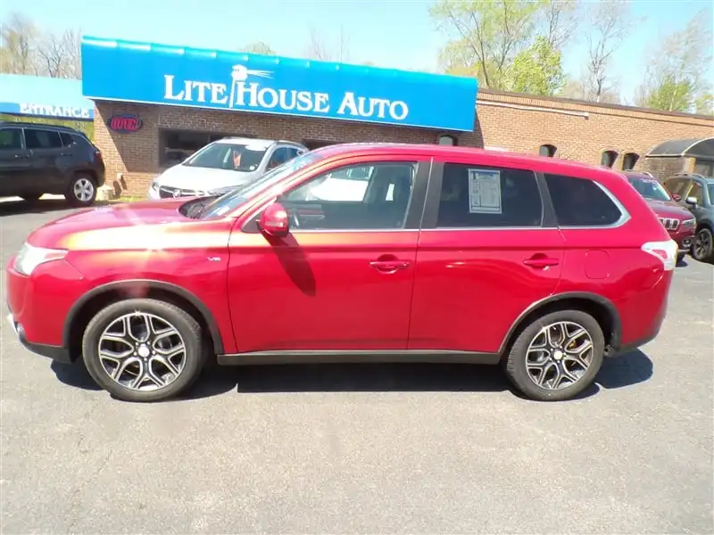 2015 Mitsubishi Outlander GT S-AWC's photo