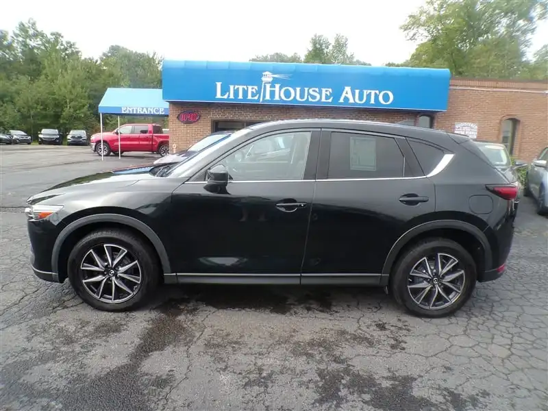 2017 Mazda CX-5 Grand Touring AWD Auto's photo