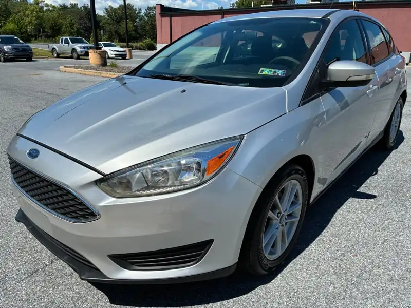2017 Ford Focus 5 Door Hatch SE's photo