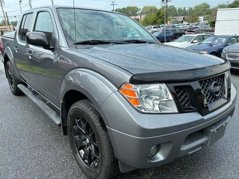 2020 Nissan Frontier SV Crew Cab 2WD SWB's photo