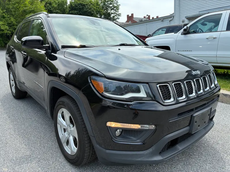 2017 Jeep Compass Latitude 4X4 photo 3