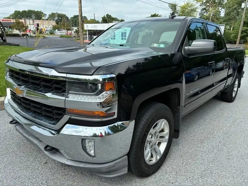 2018 Chevrolet Silverado 1500 LT 4WD Crew Cab Short Box's photo