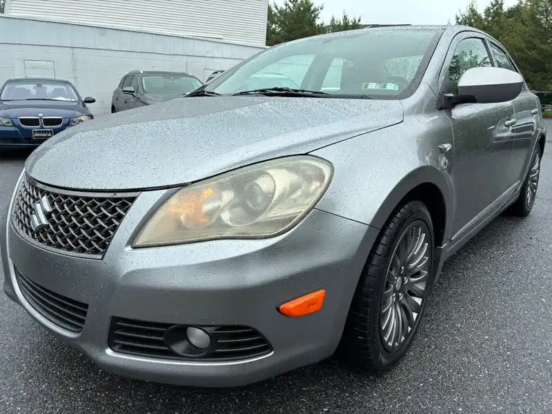 2010 Suzuki Kizashi GTS CVT AWD's photo