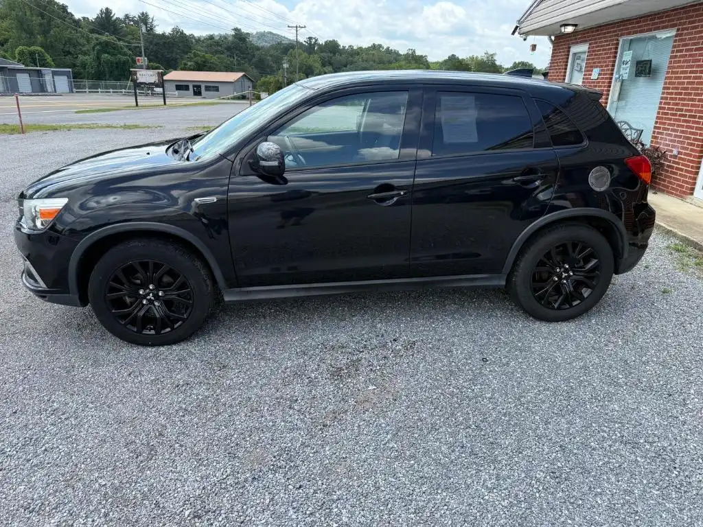 2018 Mitsubishi Outlander Sport 2.0 LE AWC CVT's photo