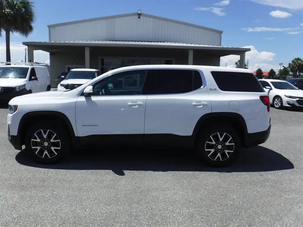2022 GMC Acadia SLE FWD's photo