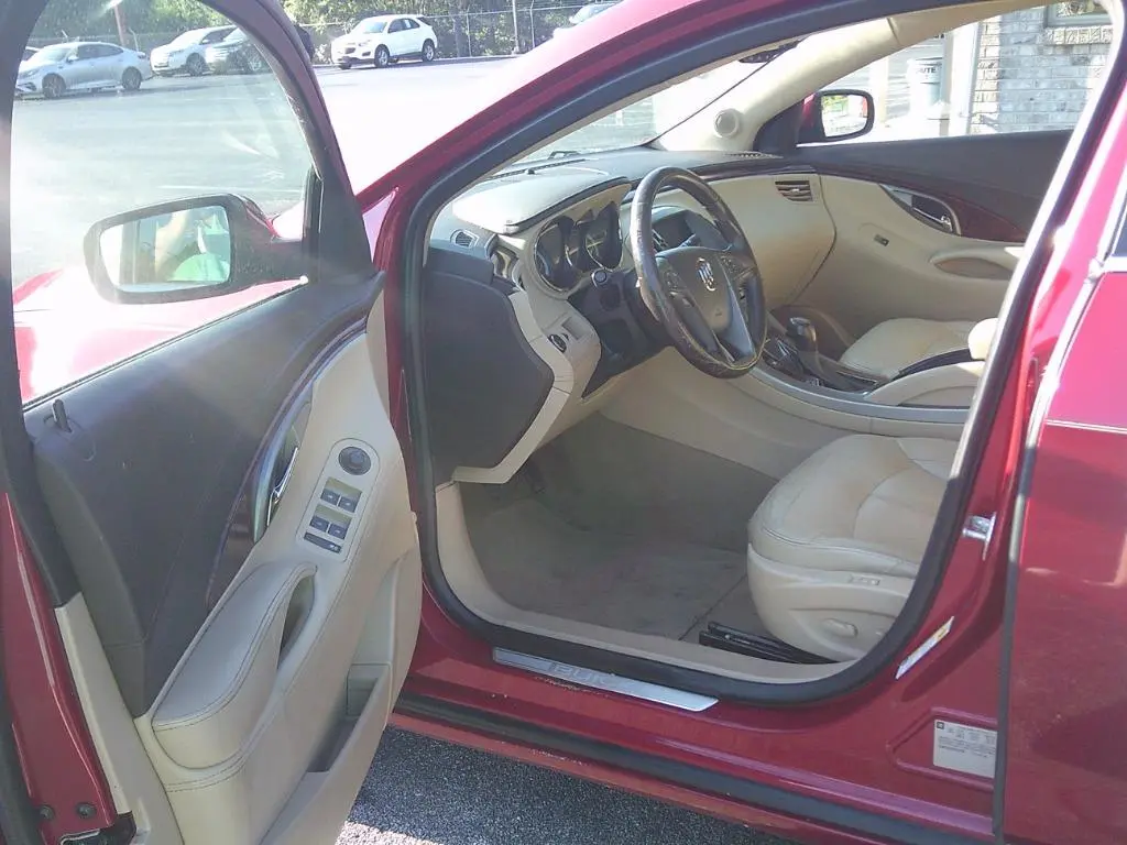 2013 Buick LaCrosse Leather photo 5