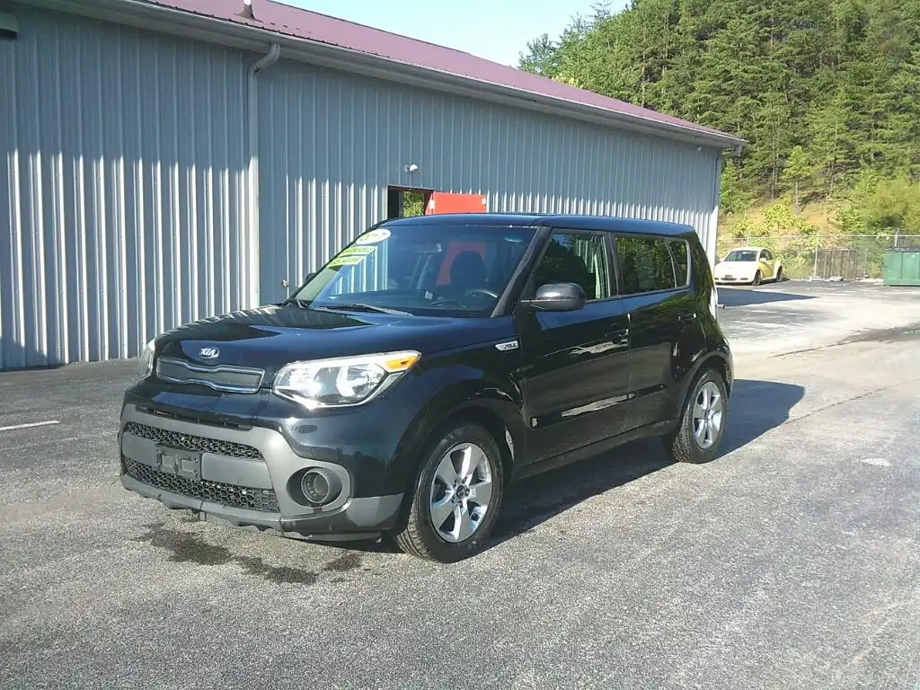 2017 Kia Soul 1.6L Base 6 A/T's photo