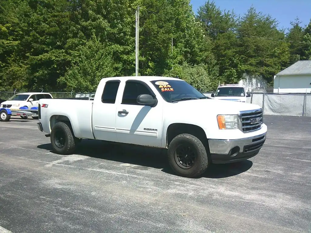 2013 GMC Sierra 4WD Extended Cab SLE MWB's photo