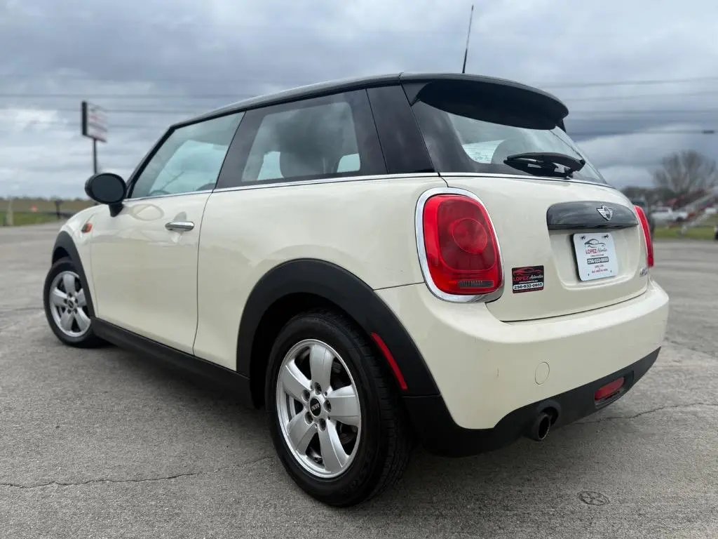 2016 MINI Cooper Base photo 3