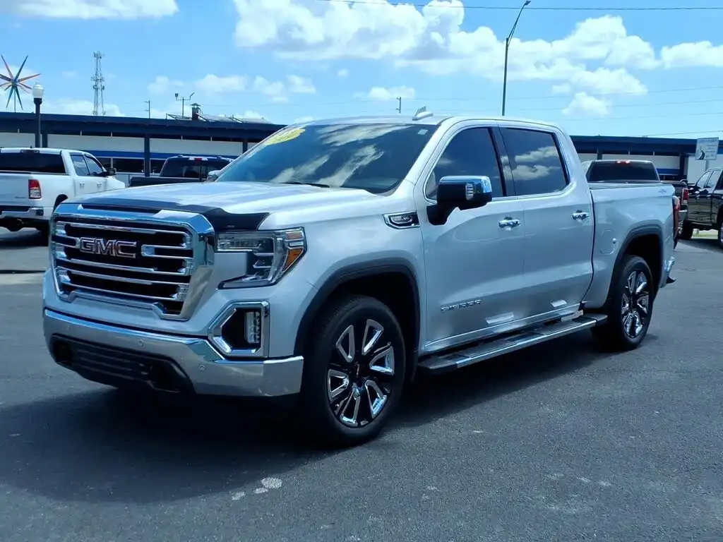 2019 GMC Sierra 4WD Crew Cab Short Box SLT's photo