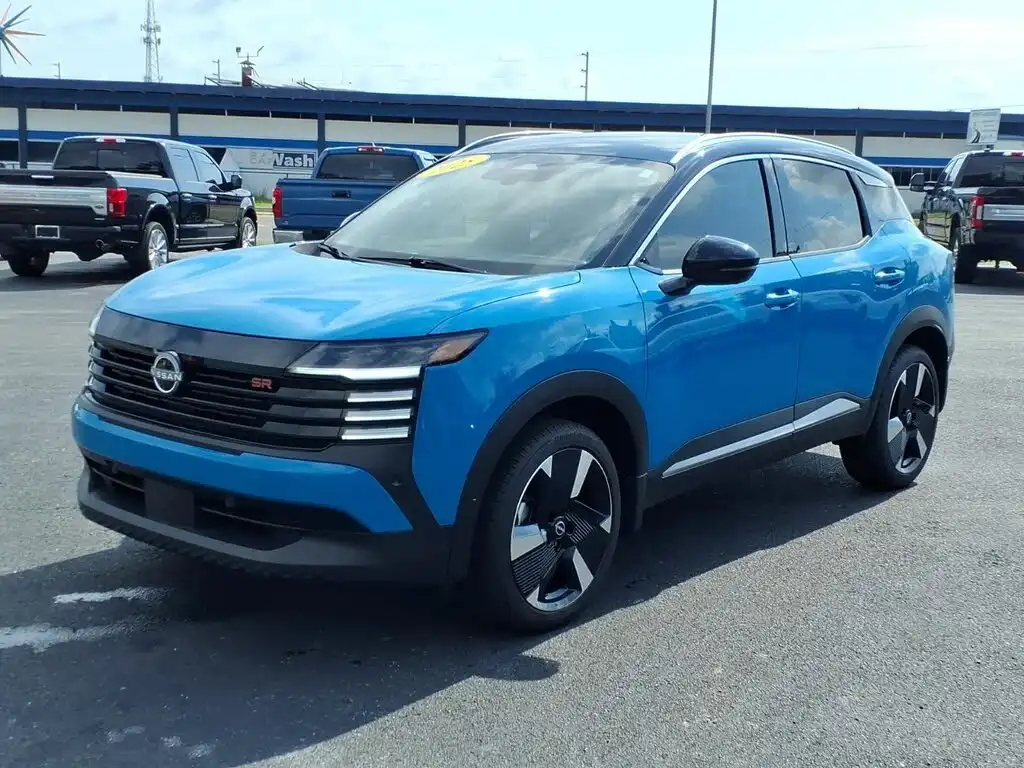 2025 Nissan Kicks 2.0 SR's photo