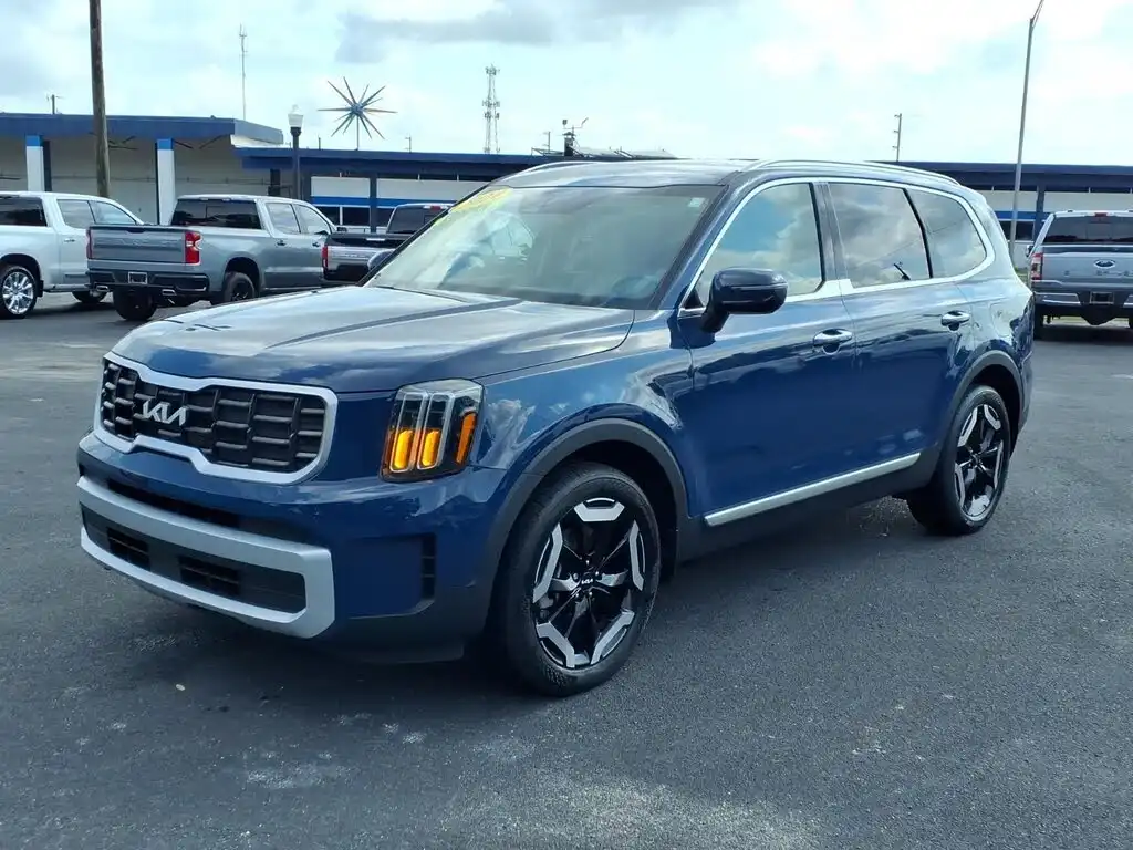 2024 Kia Telluride S FWD's photo