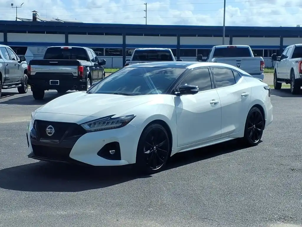 2021 Nissan Maxima SR's photo