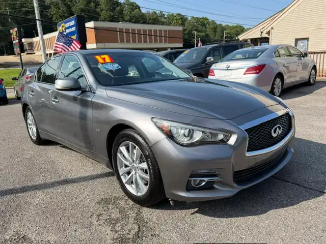 2017 INFINITI Q50 2.0t's photo