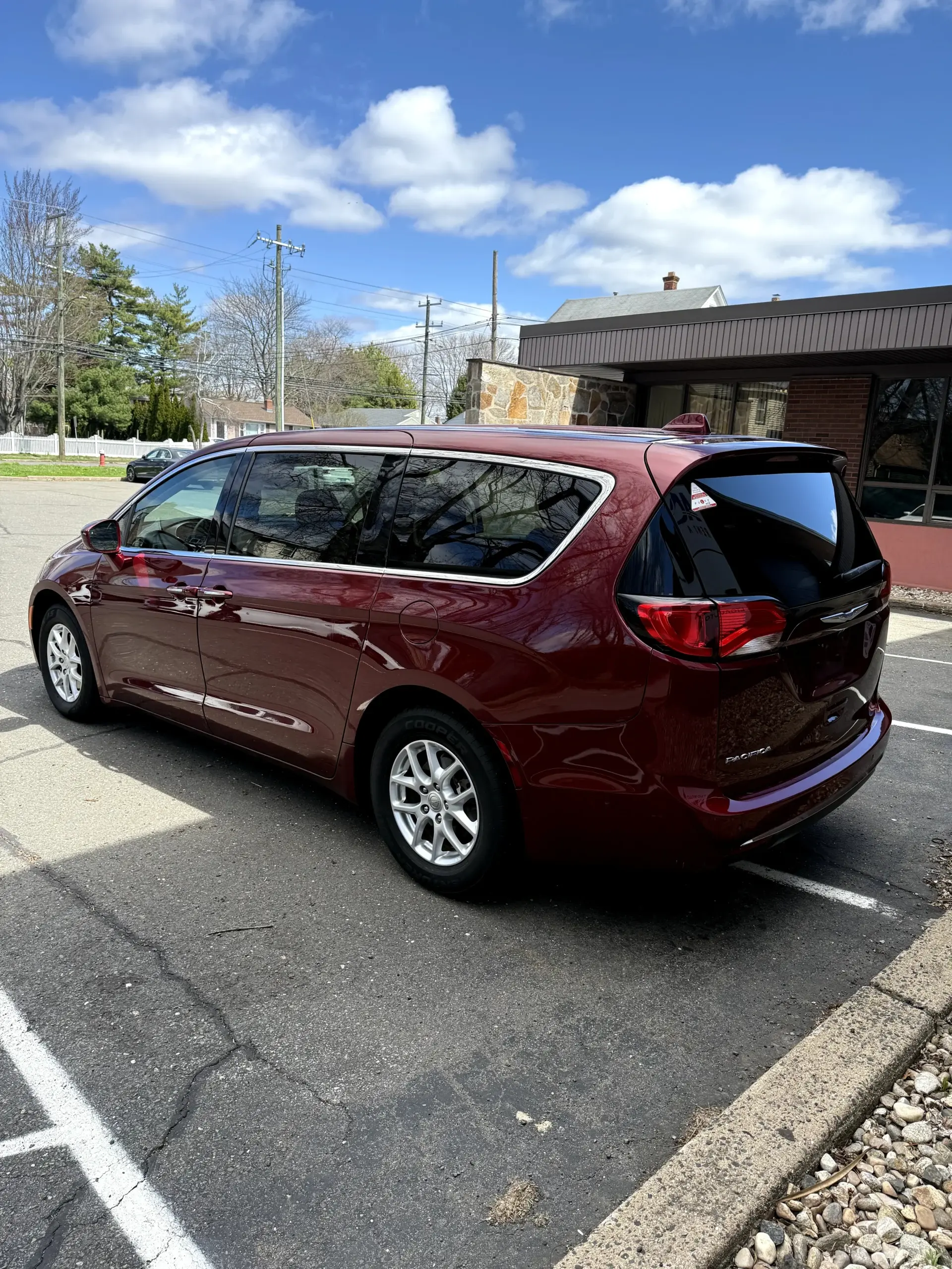 2020 Chrysler Pacifica Touring photo 5
