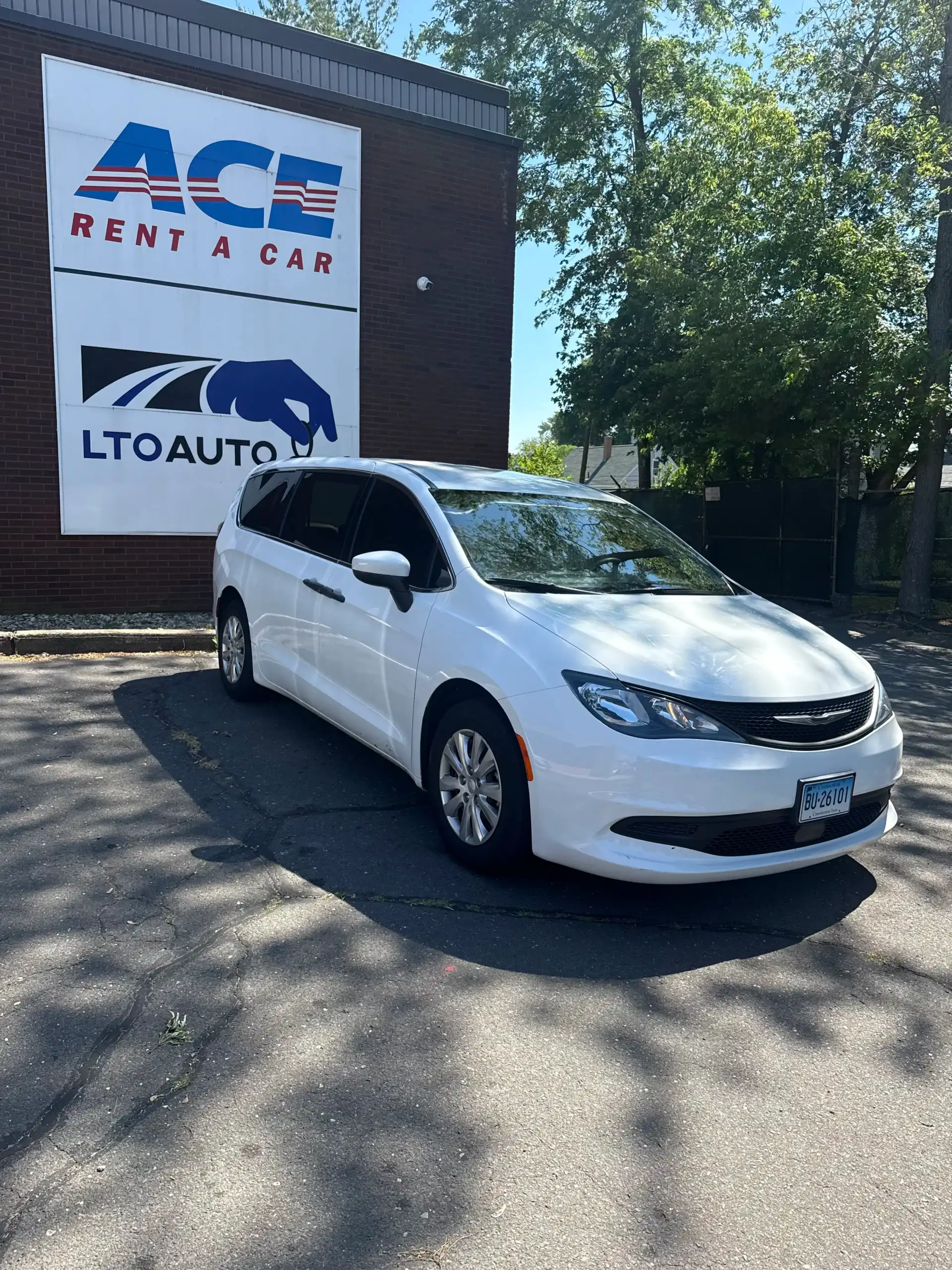 2021 Chrysler Voyager L's photo