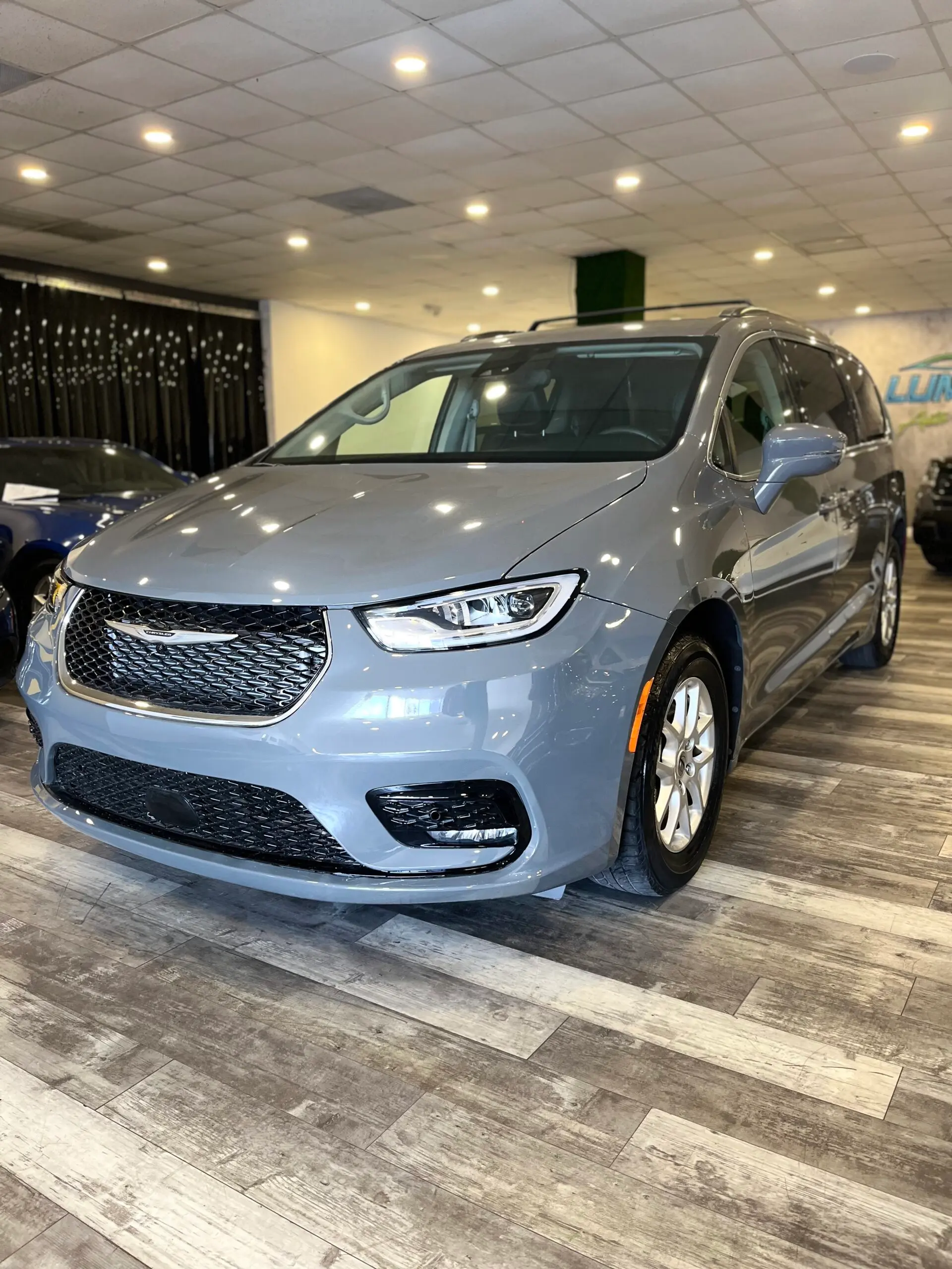 Vehicle Image 2