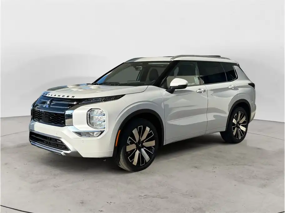 2026 Mitsubishi Outlander SEL FWD's photo